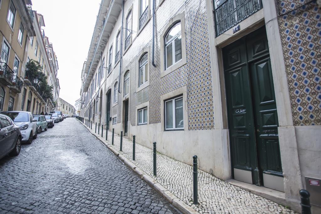 Breathtaking River View In Alfama Lisbon Exterior photo